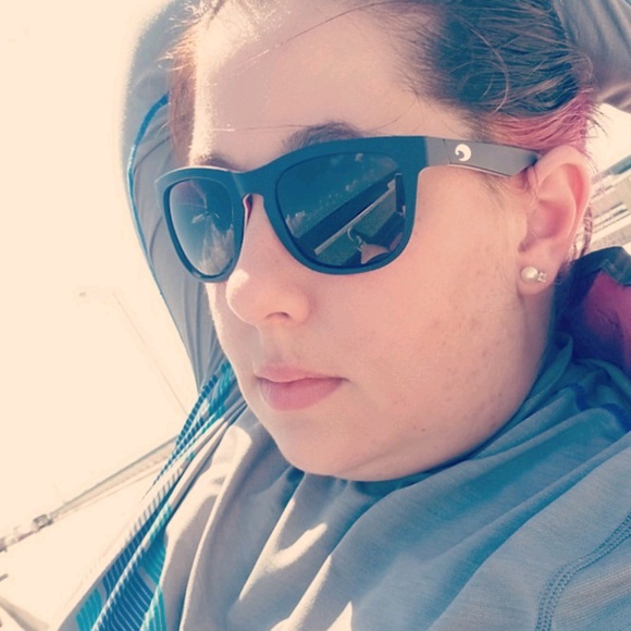 Meet your Posher, Lauren - Picture 1 of 1